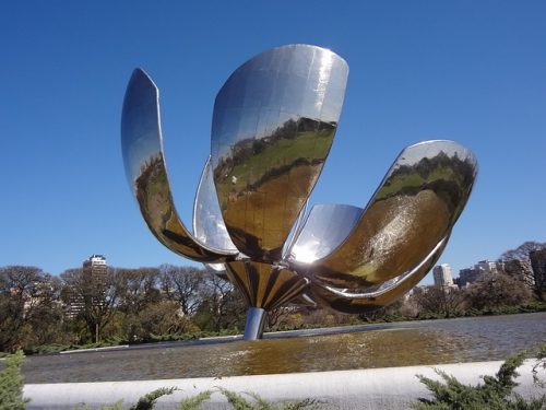 Floralis Generica, a flor de metal de Buenos Aires