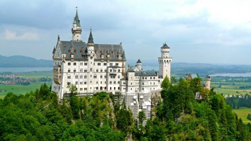 Castelo Neuschwanstein Castelo Neuschwanstein e a natureza ao redor