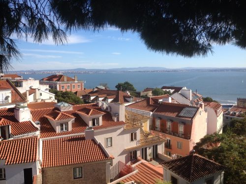 Lisboa e o Tejo Casas de Lisboa e o Rio Tejo