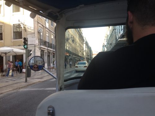 Aventura de tuque-tuque Trânsito em Lisboa