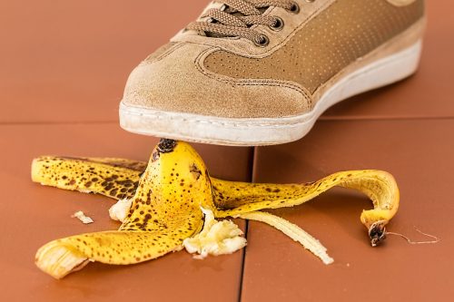 Casca de banana Pisando em casca de banana