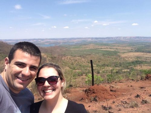 Viagem pelo Brasil Paisagem de Goiás durante viagem do casal