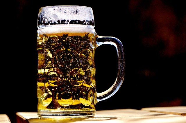 caneca de cerveja Cerveja em Praga