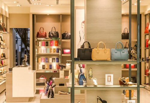 Consumo Loja de bolsas e sapatos sem marca