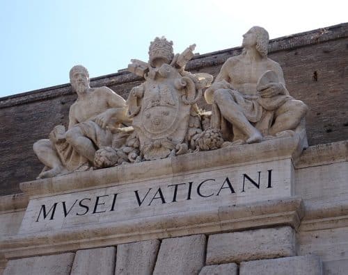 Museu do Vaticano Arte e latim no Museu do Vaticano