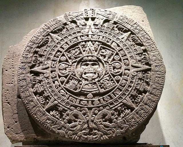 Calendário Asteca Calendário Asteca no museu da Cidade do México