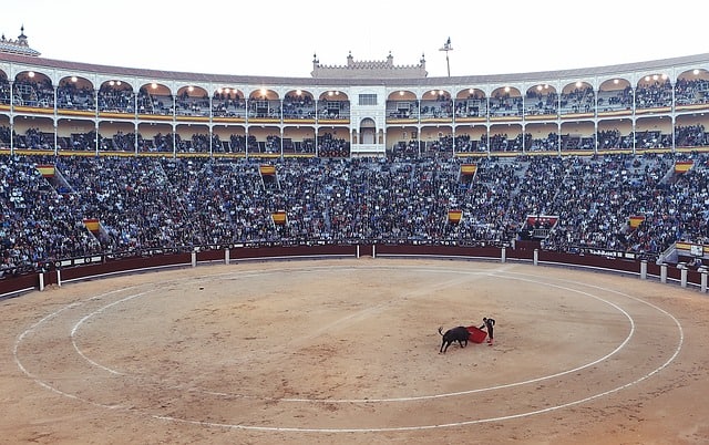 Plaza de Toros de las Ventas Pessoas assistindo uma tourada no Plaza de Toros de las Ventas