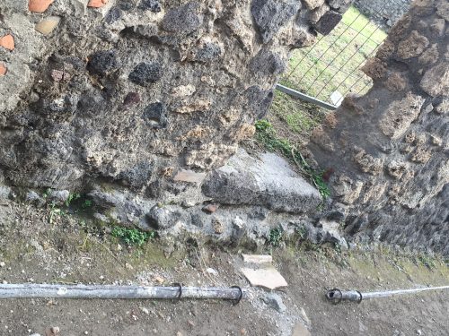 Antigo encanamento d´água em Pompéia Sistema de encanamento d´água usada há séculos em Pompéia