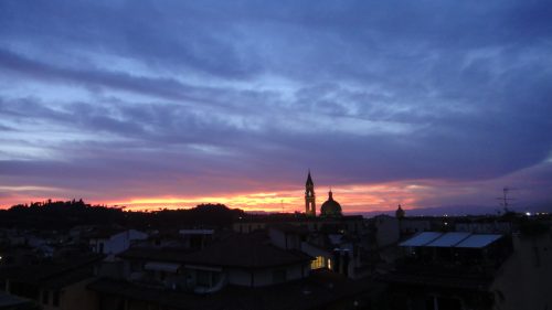 Céu em Firenze Cores do céu no verão em Firenze