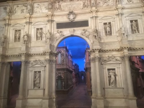 Teatro Olímpico de Vicenza Palco do Teatro Olímpico em Vicenza