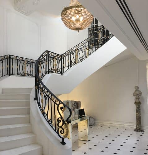 Maison Alexandrine Escadaria e decoração da Maison Alexandrine