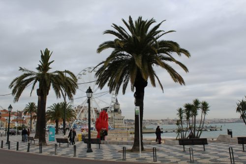 Entretenimento no centro de Cascais Centro de Cascais em um dia de semana