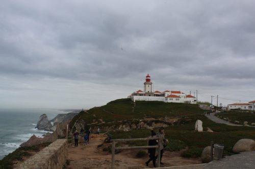 Cabo da Roca e o mar Farol e o mar no Cabo da Roca