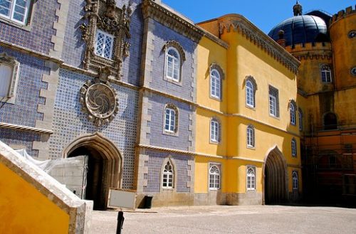 Principal atração turística de Sintra, o Palácio Pena