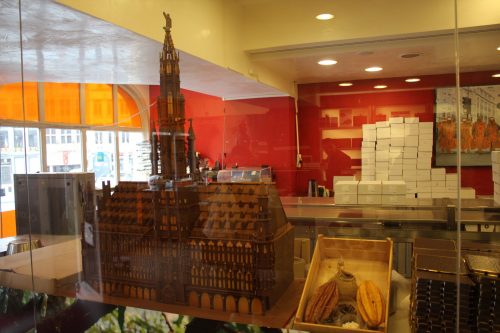 Obra em chocolate na Chocopolis Monumento belga em chocolate na Chocopolis