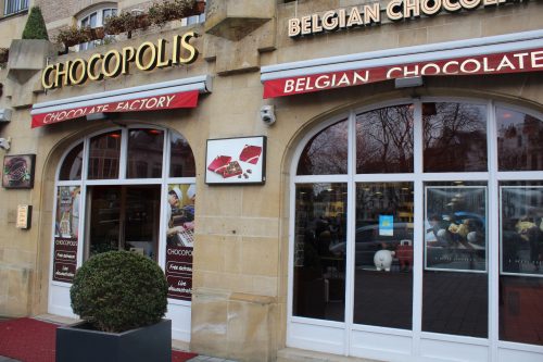 Chocopolis em Bruxelas Fachada da loja Chocopolis em Bruxelas