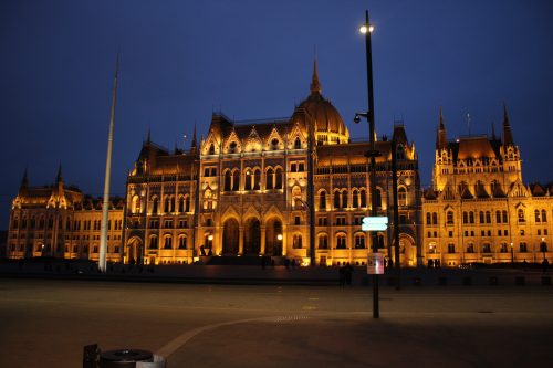 Parlamento Húngaro Parlamento Húngaro e a sua iluminação em Budapeste