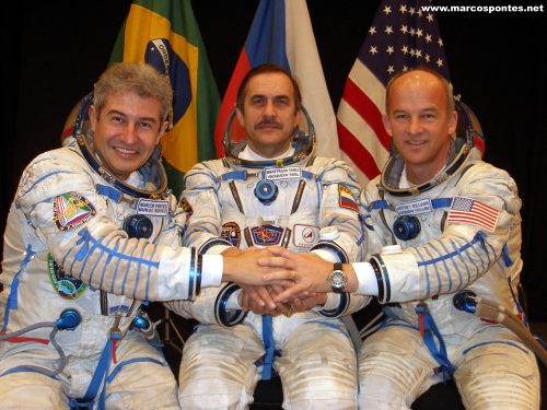 Encontro de Astronautas Encontro de astronautas de diferentes culturas