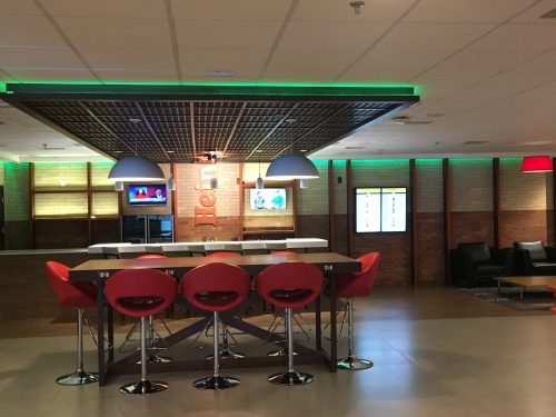 Bar do hotel Tryp em Guarulhos Bar da Heineken no hotel Tryp do aeroporto de Guarulhos
