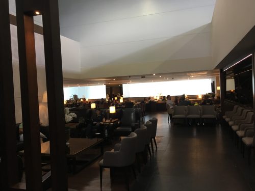 Lounge Vip no aeroporto de Guarulhos sala principal do lounge vip no aeroporto de Guarulhos