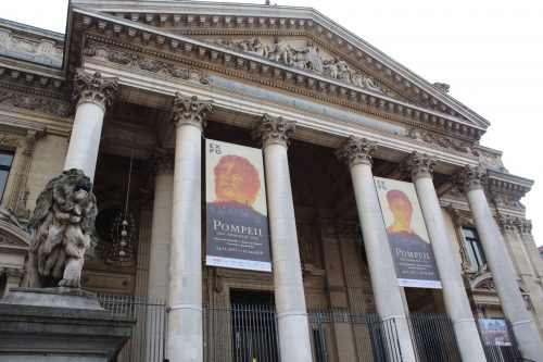 Palais de la Bourse Frente do Palais de la Bourse em Bruxelas