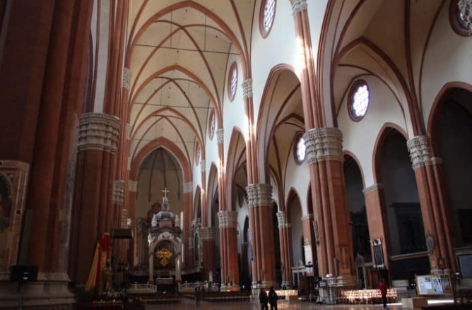 Interior da Basílica de São Petrônio
