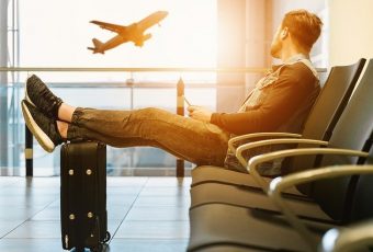 Medo de viajar de avião: 10 dicas e produtos para ajudar