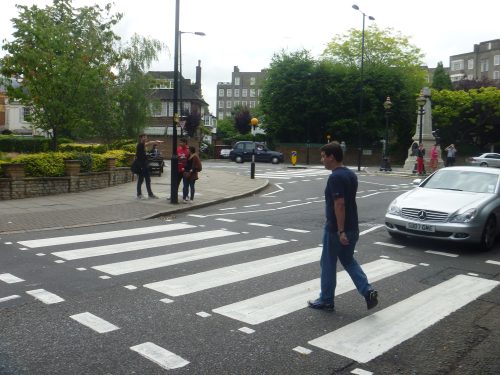 Rua dos Beatles Movimento em rua de Londres