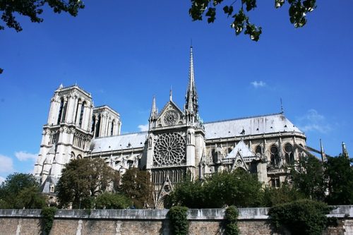 Catedral de Notre-Dame em Paris Catedral de Notre-Dame e seus jardins