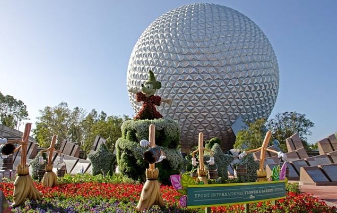 Entrada do Epcot Escultura e jardim do Epcot