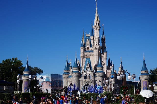Castelo da Cinderela no Magic Kingdom Frente do Castelo da Cinderela na Disney