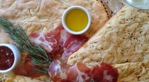 Schiacciatina Mantonvana pronta para servir