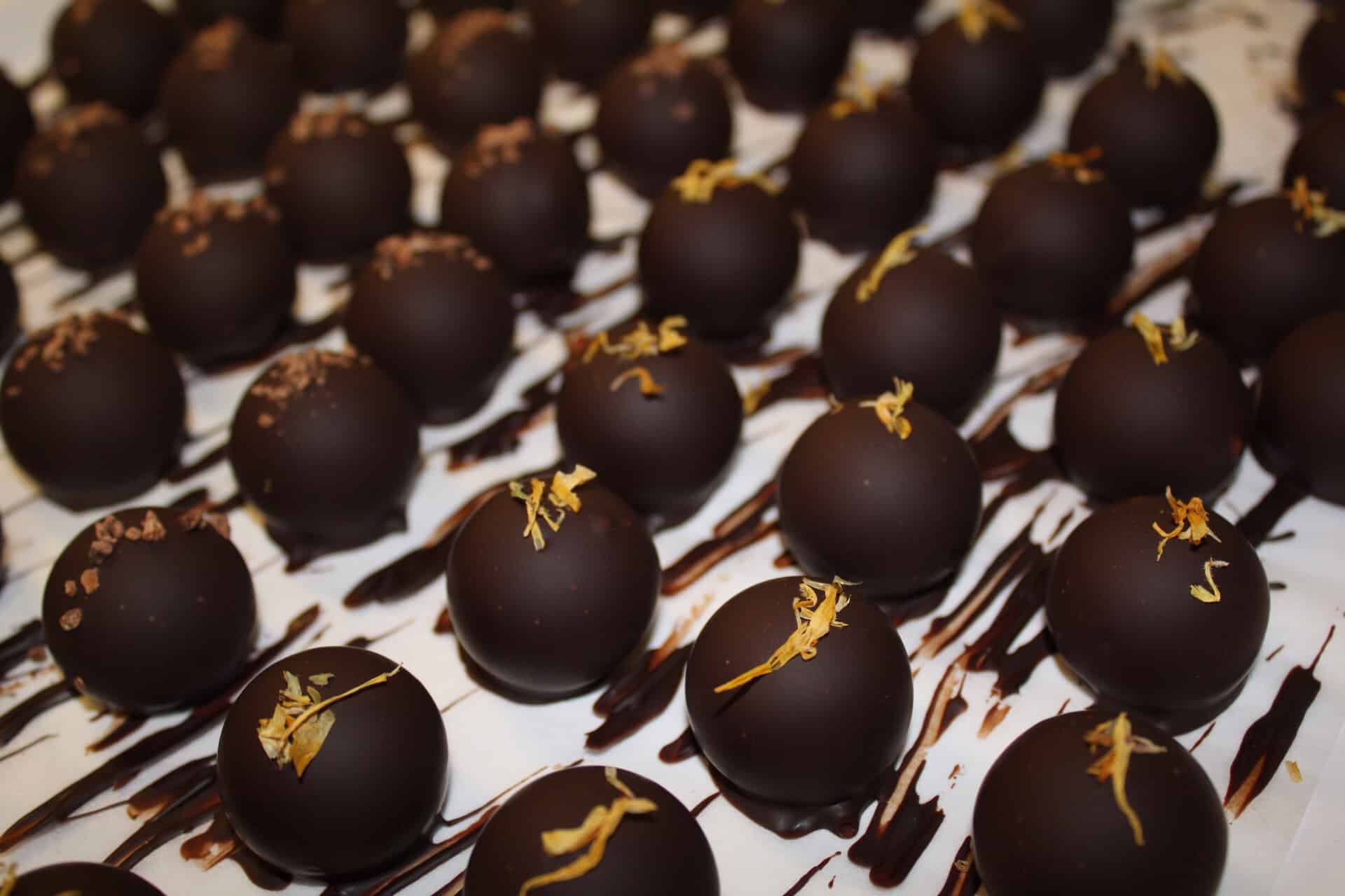 bombons com limão siciliano bombons decorados e prontos para o consumo