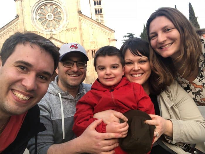 amigos reunidos na Itália