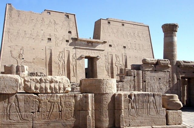 Templo de Edfu Monumentos do Templo de Edfu