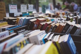 Dicas de livros para as férias: os melhores até 30 reais