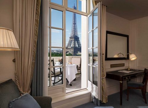 Hotel de frente para a Torre Eiffel hotel paris: quarto do Shangri-La Hotel