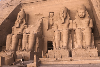 Egito com Cruzeiro de Luxo: História Antiga e Navegação Única