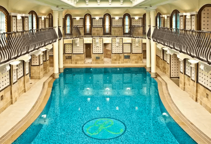 hotel com piscina em Budapeste