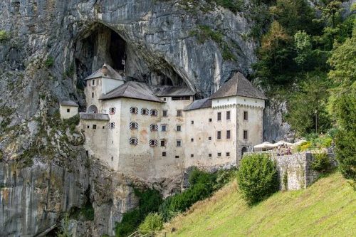 como é o Castelo de Predjama como é o Castelo de Predjama