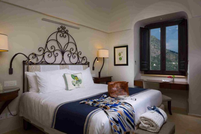 Onde se hospedar na Costa Amalfitana: Quarto do Monastero Santa Rosa Hotel