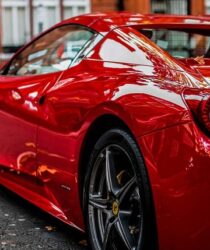 Ferrari na Itália: museus, fábrica e aluguel
