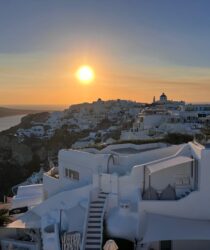 Onde se hospedar em Santorini para uma experiência inesquecível