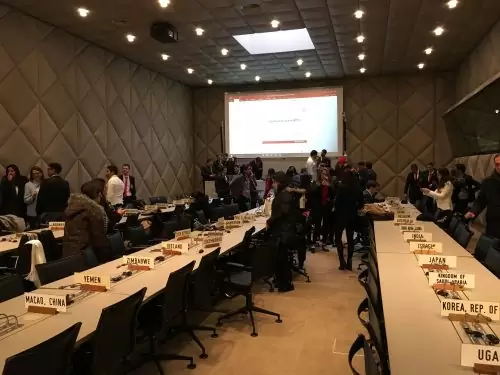 Sala da OMC Sala da OMC com placas de países