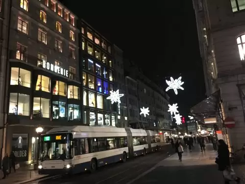 Movimento da Rue du Rhône em Genebra