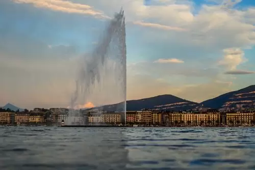 Fonte Jet d'Eau e o Lago Léman Fonte Jet d'Eau e o Lago Léman