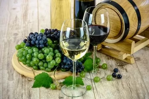 Vinho branco ou tinto Vinho branco ou tinto