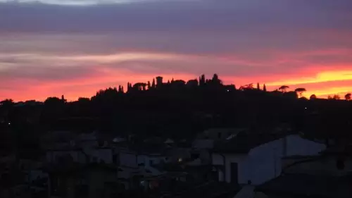 Pôr do sol no fim de tarde da Toscana