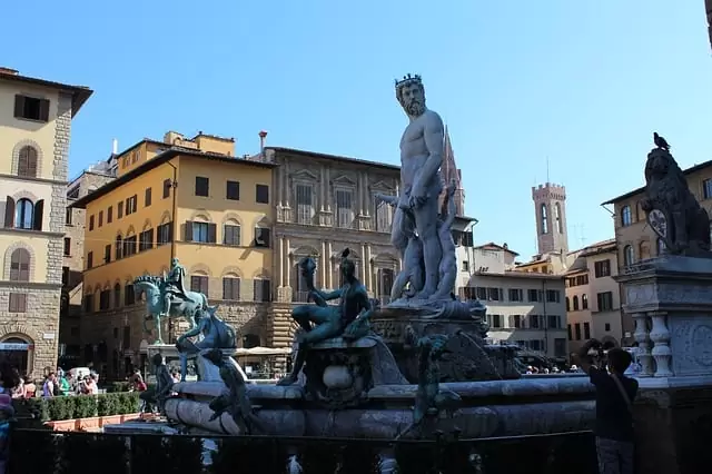 Monumento na Piazza della signoria, em Florença