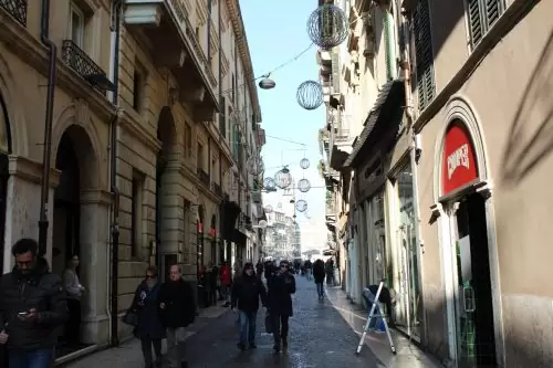 Como é a Via Mazzini Como é a Via Mazzini